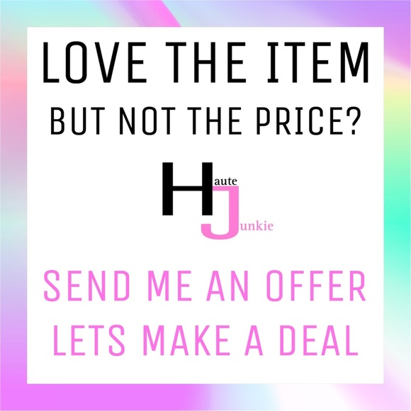 Send me an offer! 🩷✨ (Makeup, Beauty, Clothes, Skincare, Etc.) - Picture 1 of 2